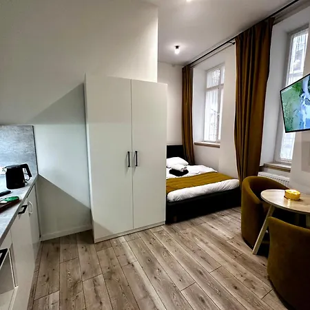 Gallery 21 Bed & Breakfast Lviv