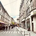 Gallery 21 3*