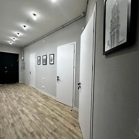 Nocleg ze śniadaniem Gallery 21 *