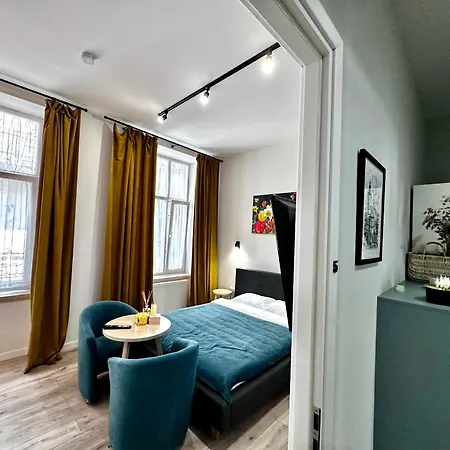 Gallery 21