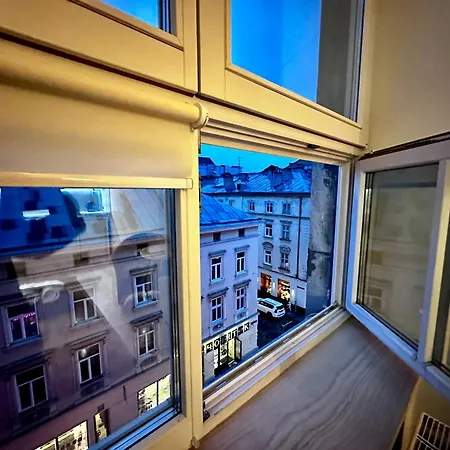 Nocleg ze śniadaniem Gallery 21 *